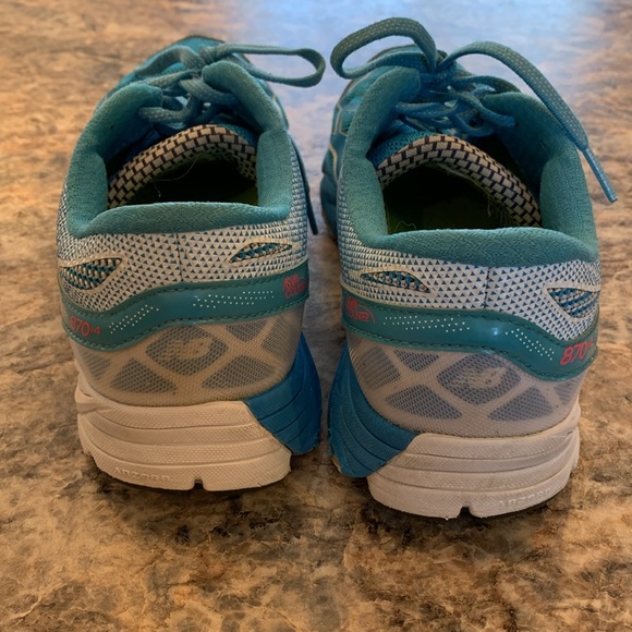 New Balance Shoes - Picture 3 of 6